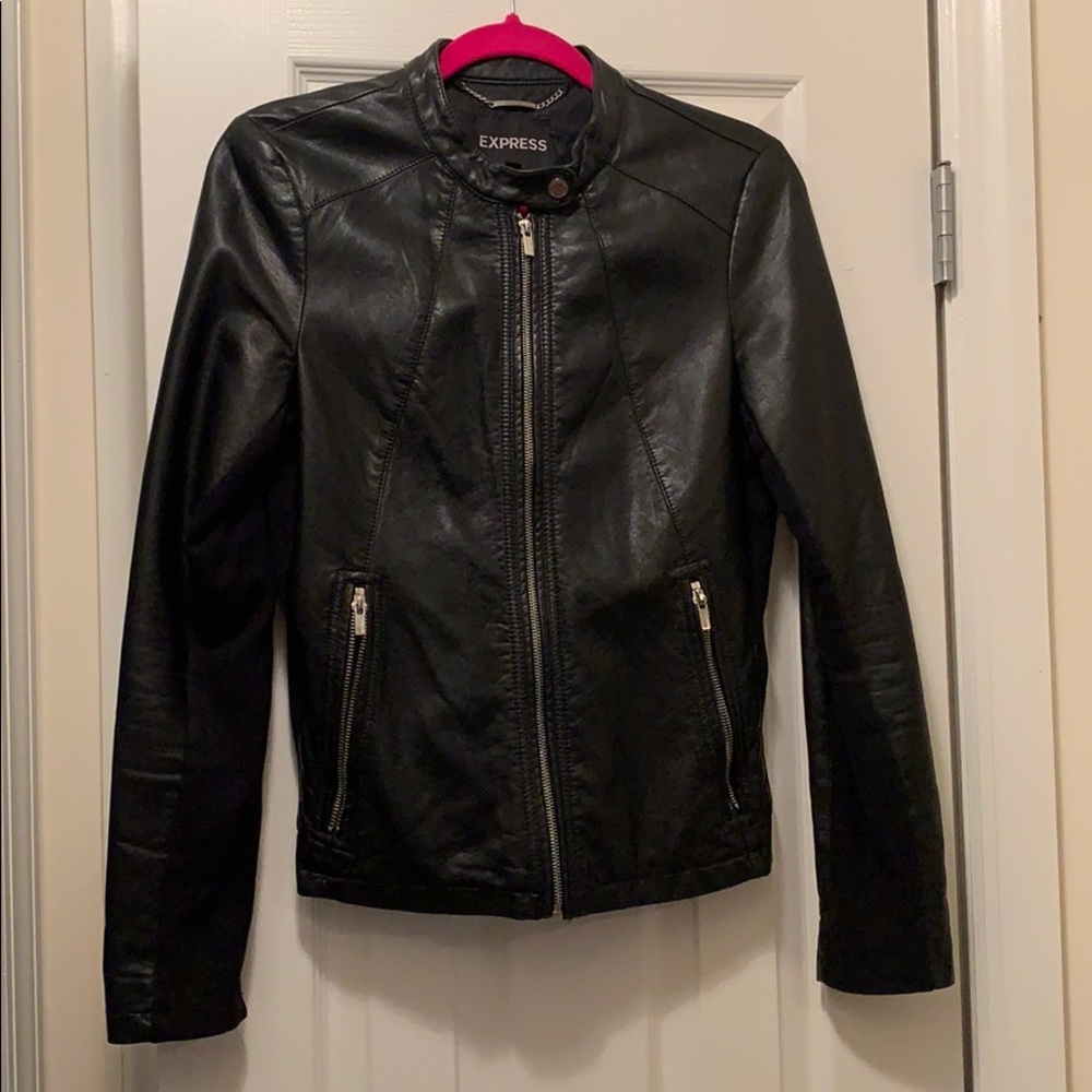 Trendy Leather Jacket!